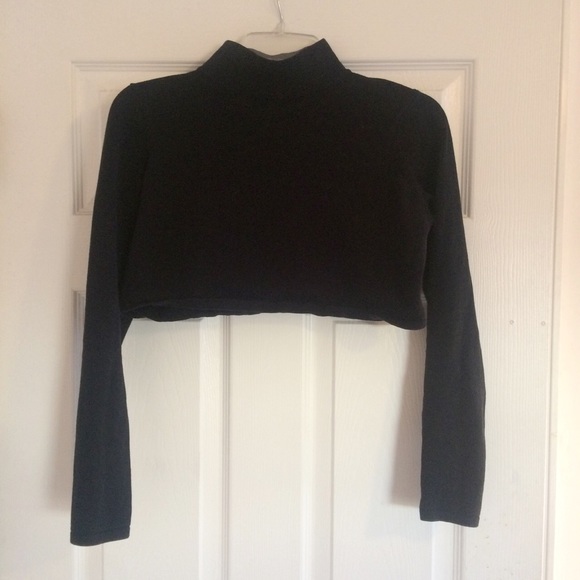 Super Cropped Mock Neck Top - Picture 4 of 4